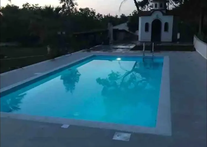 Case de vacanță Pool *